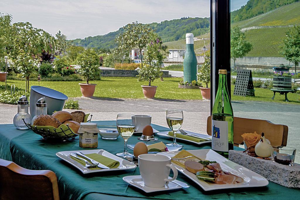 Gaestehaus Und Weingut Bernd Frieden Nittel Eksteriør billede