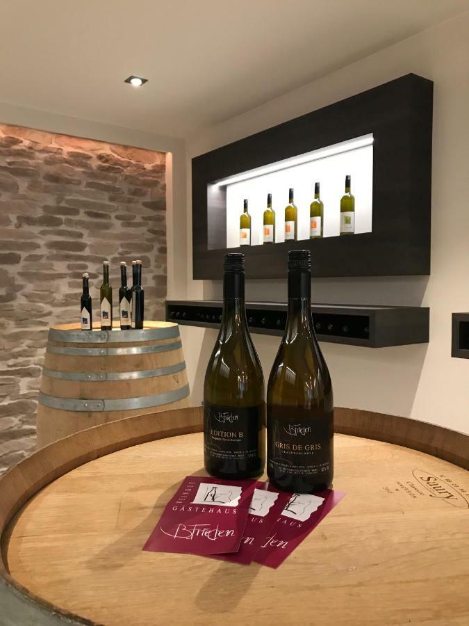 Gaestehaus Und Weingut Bernd Frieden Nittel Eksteriør billede